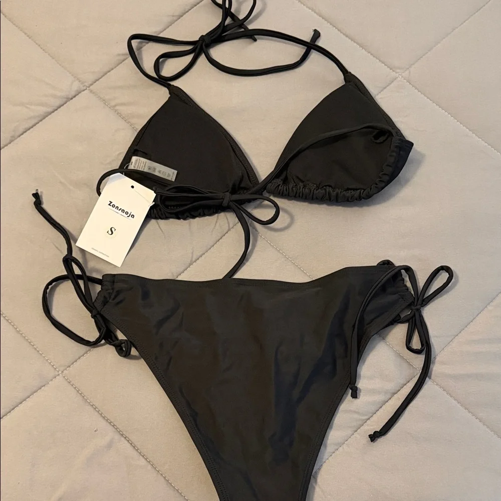 Black Bikini Set. Small - Picture 2 of 3
